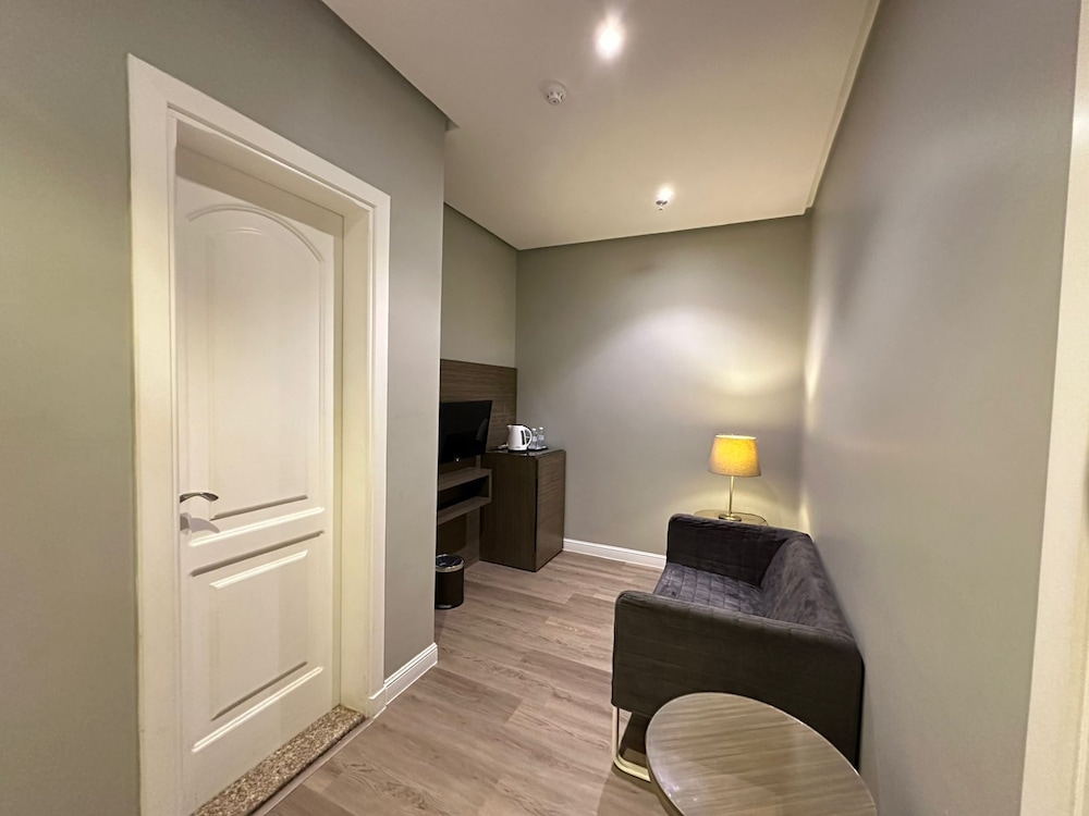 كورنيش لورين سويتس(Loren Suites Corniche) 23/50