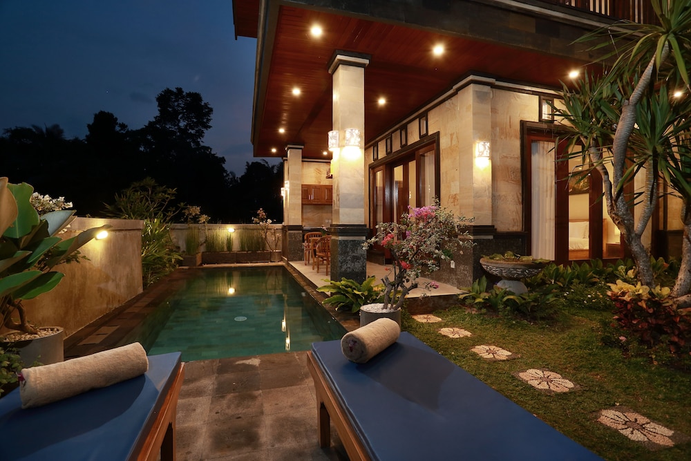 Dewi Sri Private Villa 6/45
