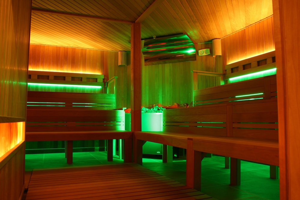 Holiday Beach Budapest Wellness 26/72