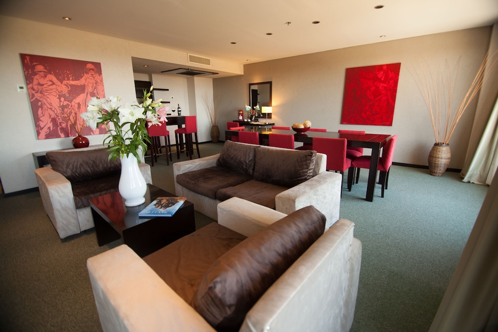 Epic Hotel San Luis 35/50
