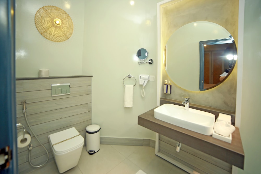 Ambiance Boutique Art Hotel Karachi 51/56