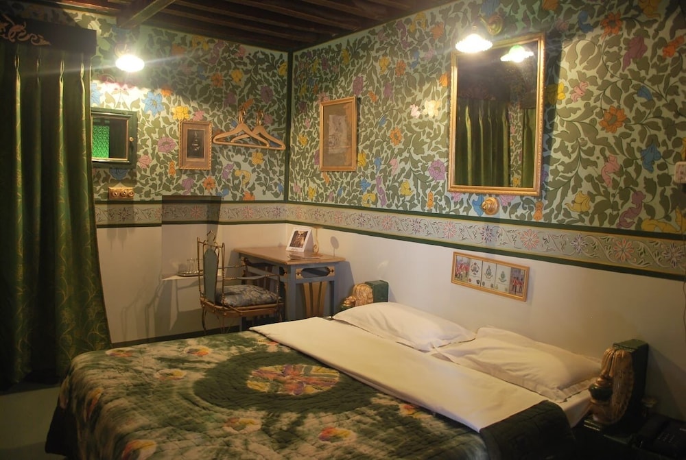Hotel Bhairon Vilas 6/25