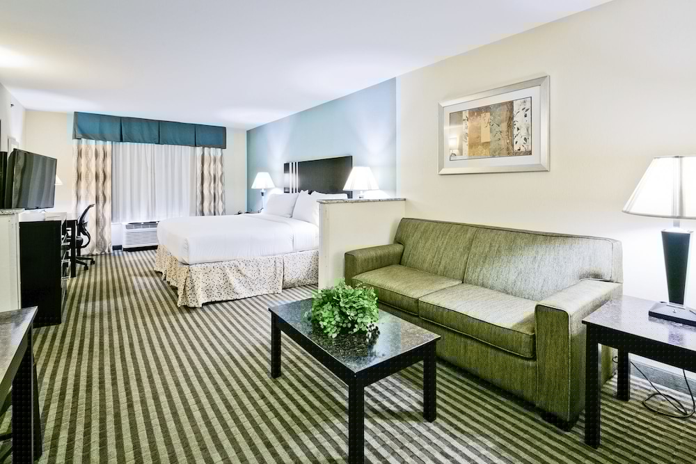 Holiday Inn Express Hotel And Suites Carthage 48/79