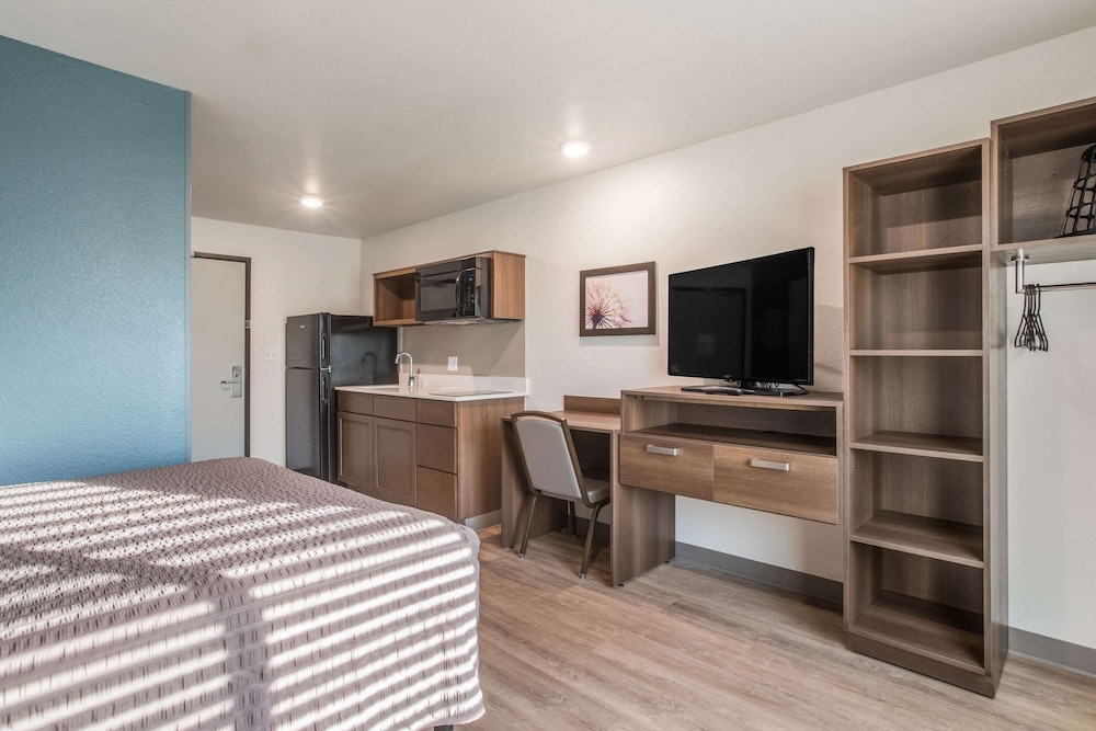 WoodSpring Suites Atlanta McDonough 19/39