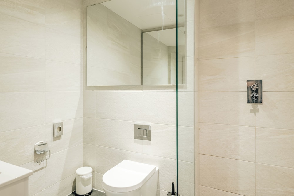 The Knaresborough by Aura Collection 48/50