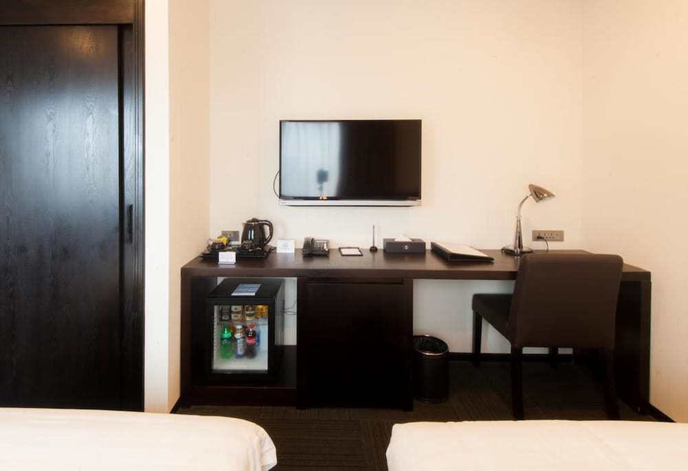 Sakura Hotel 37/40