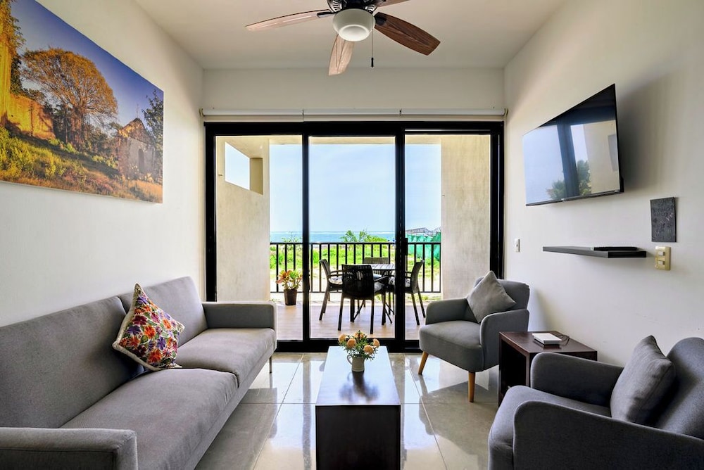 Velas Condos 27/48