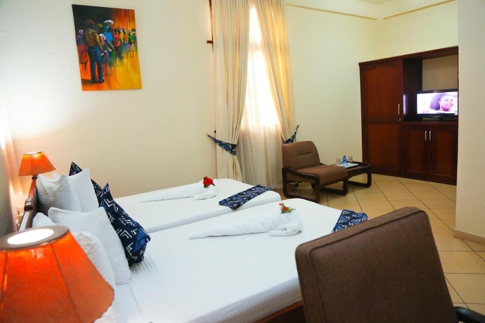 Coconut Grove Regency Hotel 25/66