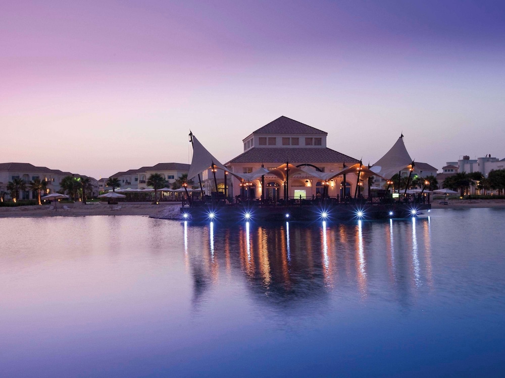 منتجع موڤنبيك شاطئ الخُبر(Movenpick Beach Resort Al Khobar) 61/71