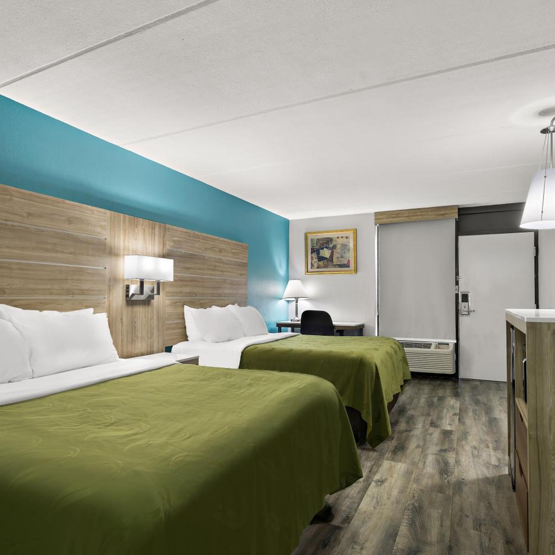 Room, Quadruple, 2 Queen Beds, Smoking
