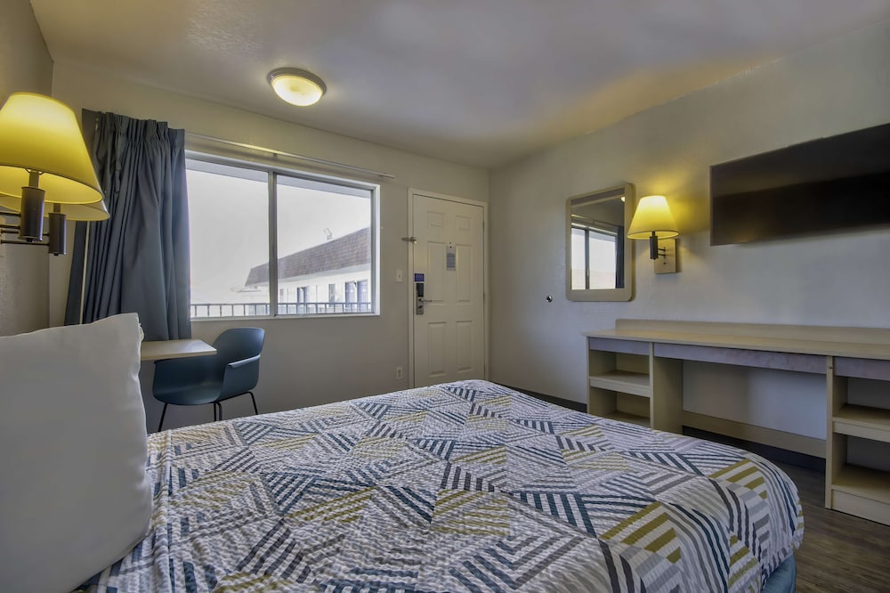 Motel6 Farmington, NM 44/65