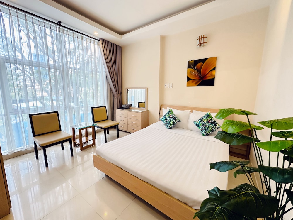 Calmette Hotel 24/50