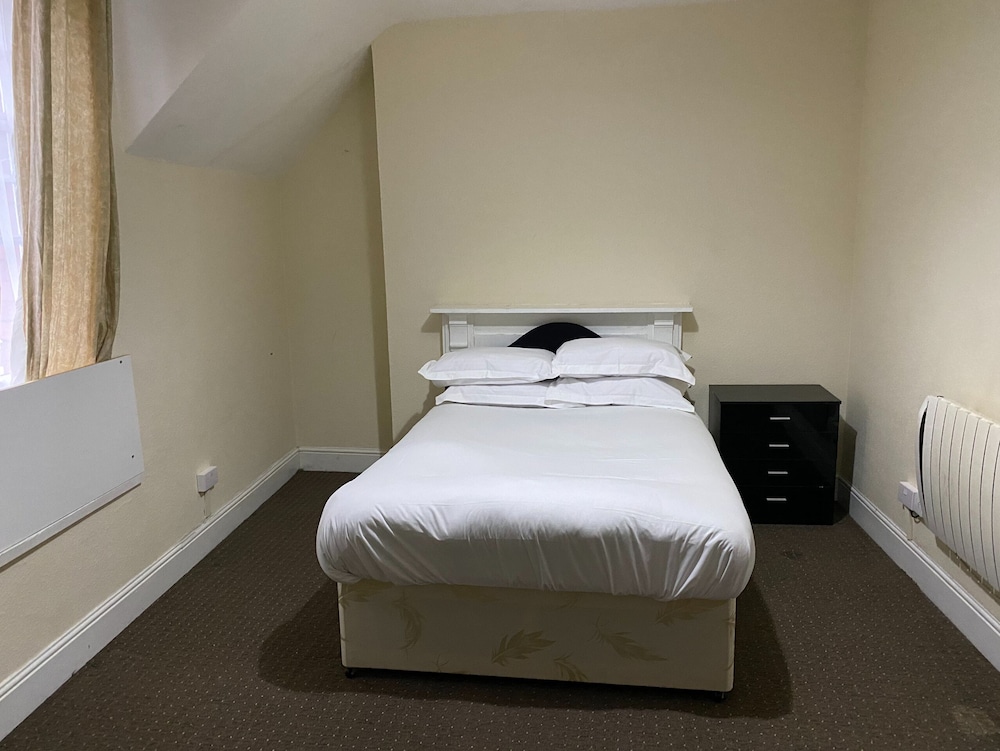 OYO Newport Lodge 9/14