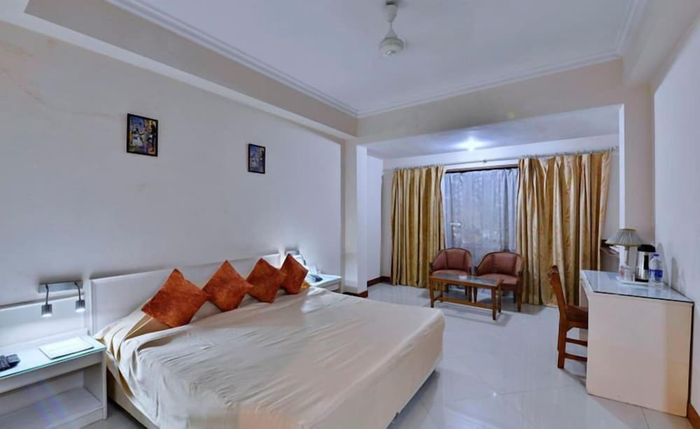 HOTEL SURENDRA VILAS 10/50