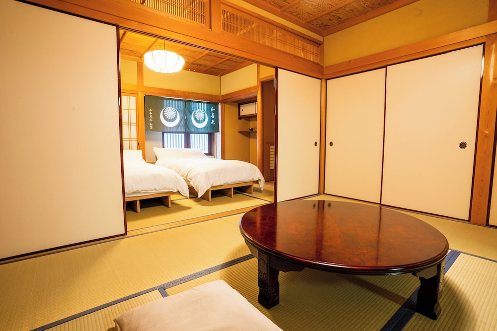 Koyasan Gokuraku Stay 10/26