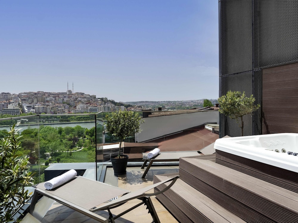 Movenpick Hotel Istanbul Golden Horn 47/89