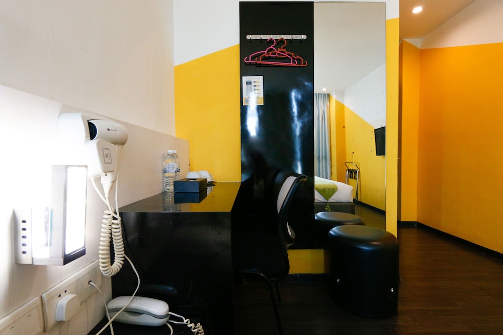 Swing & Pillows at Golden Roof Hotel Ampang, Ipoh 59/62
