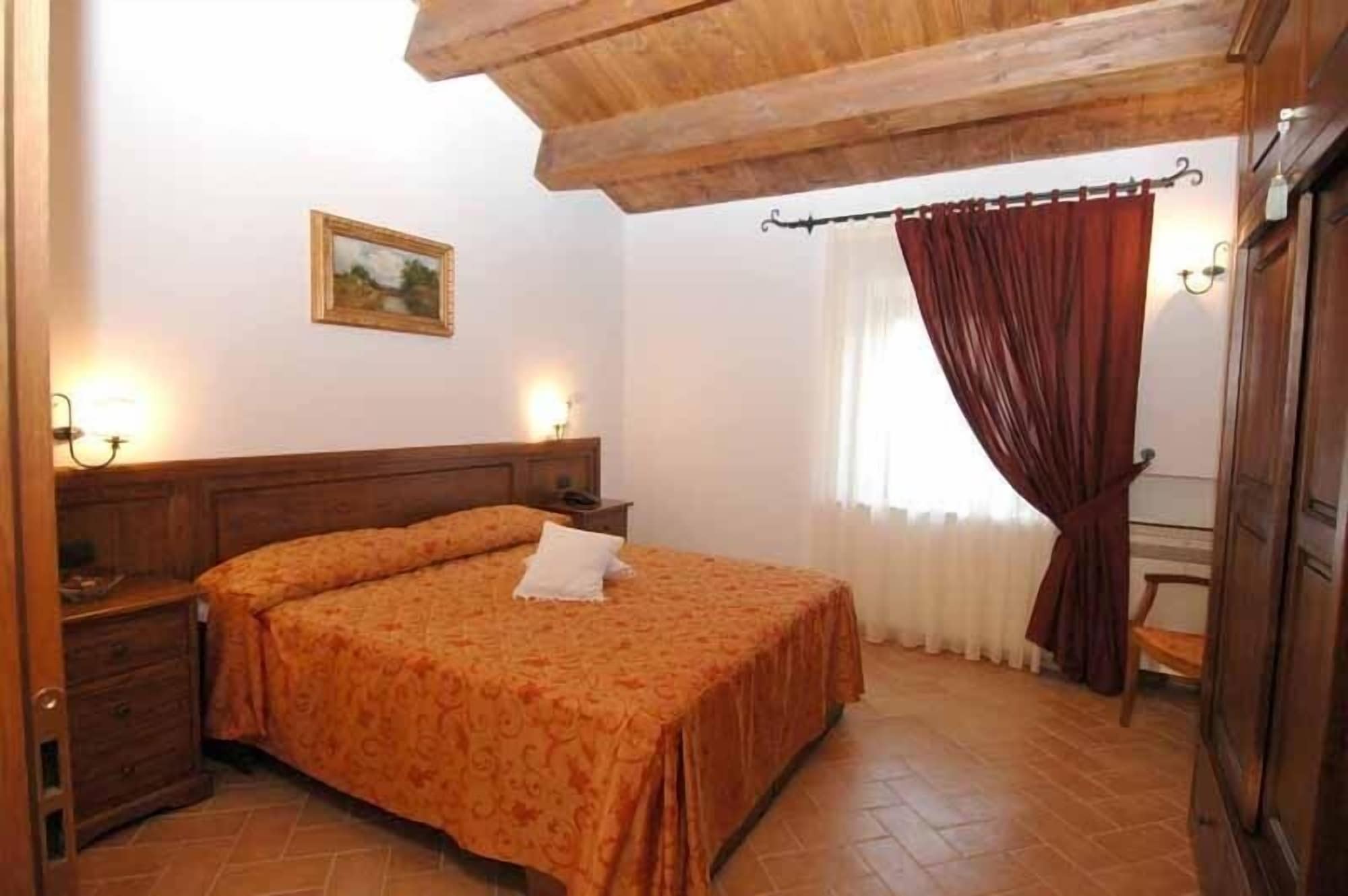 Family Suite, Double and Twin Beds