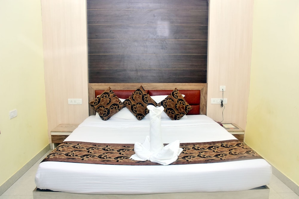 HOTEL ARYA PALACE 17/32