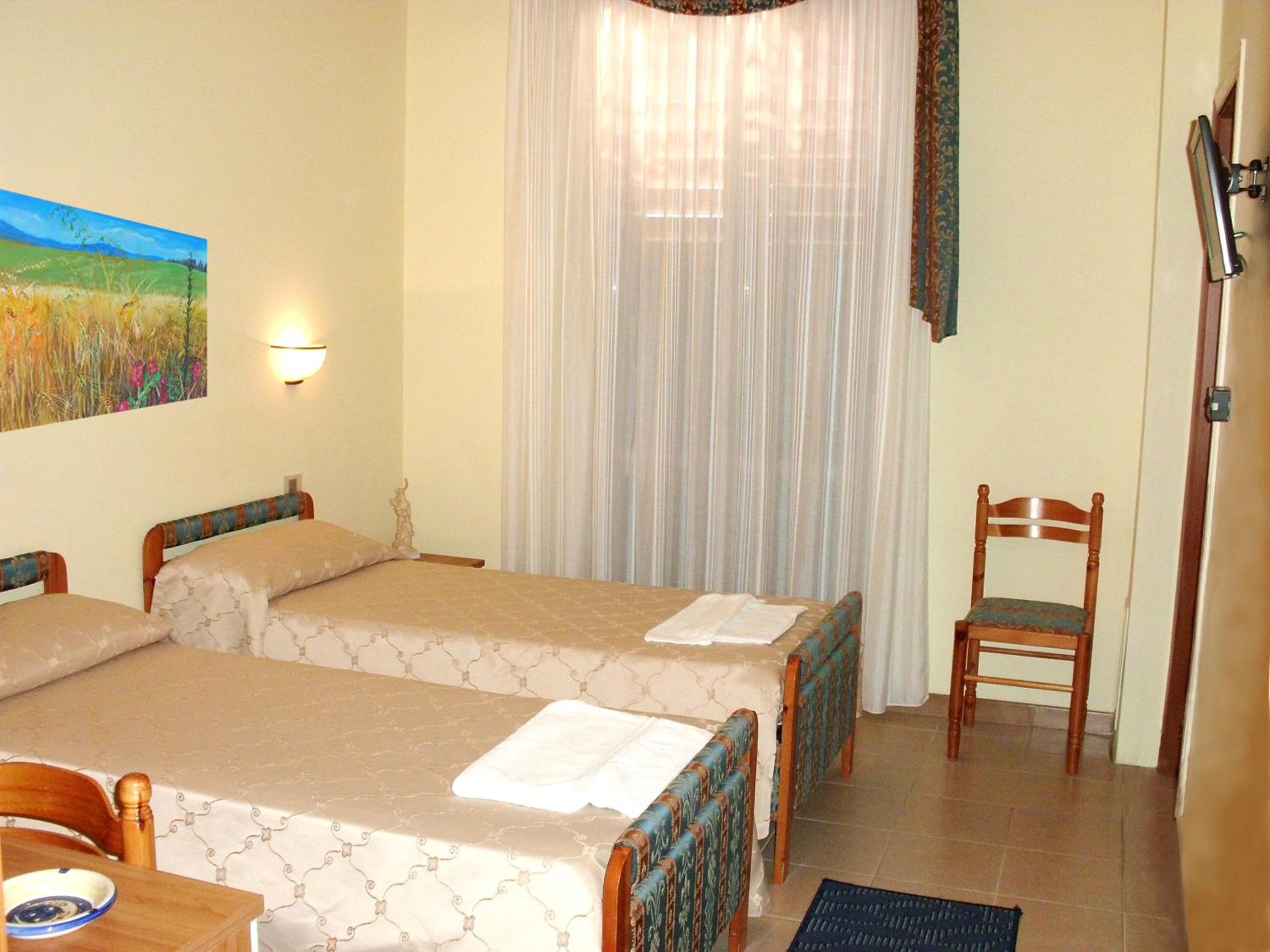 Room, Double or Twin Bed