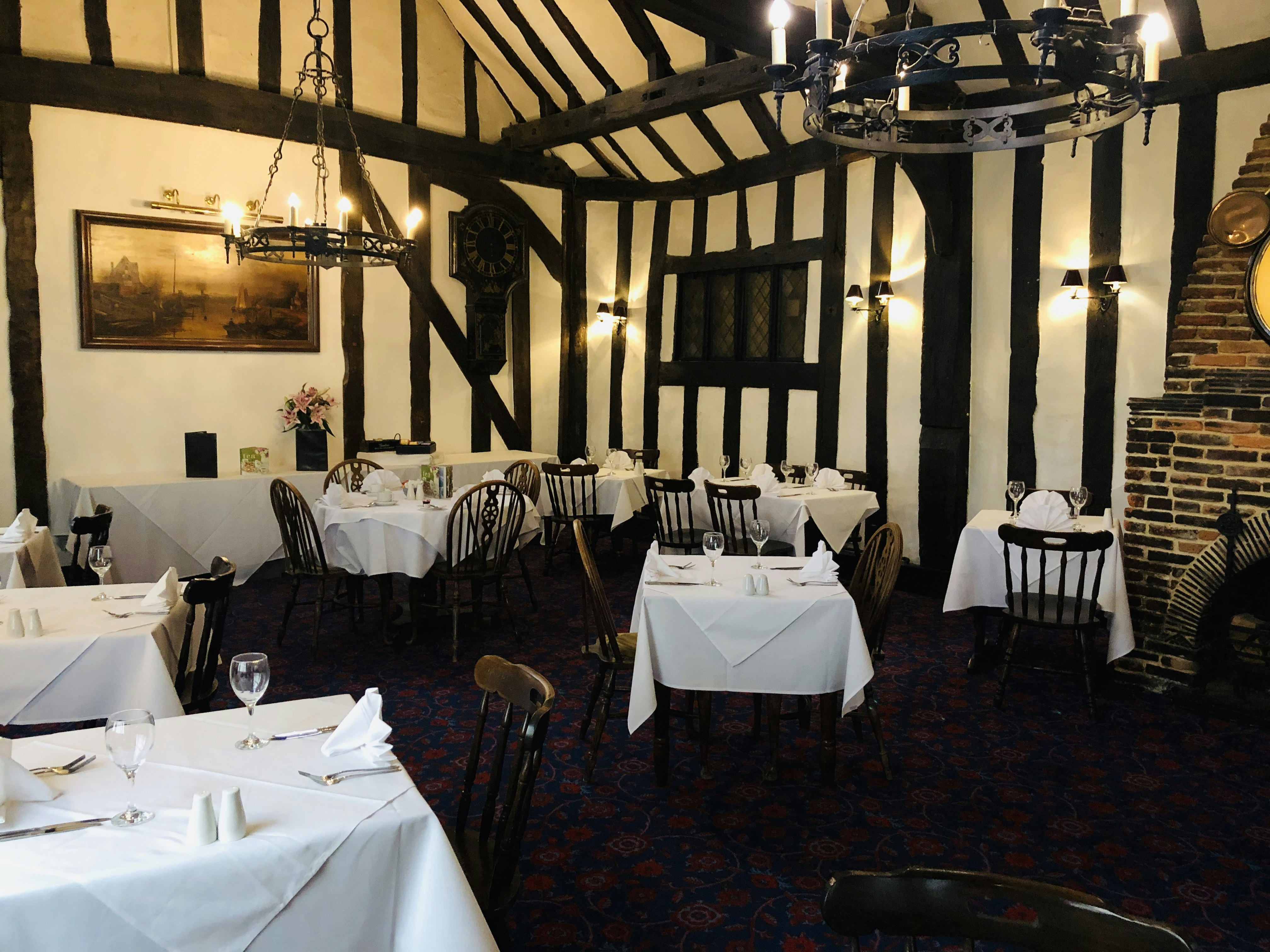 Brook Red Lion Hotel 41/49