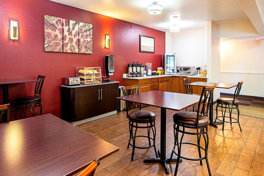 Seasons Inn Traverse City 30/45