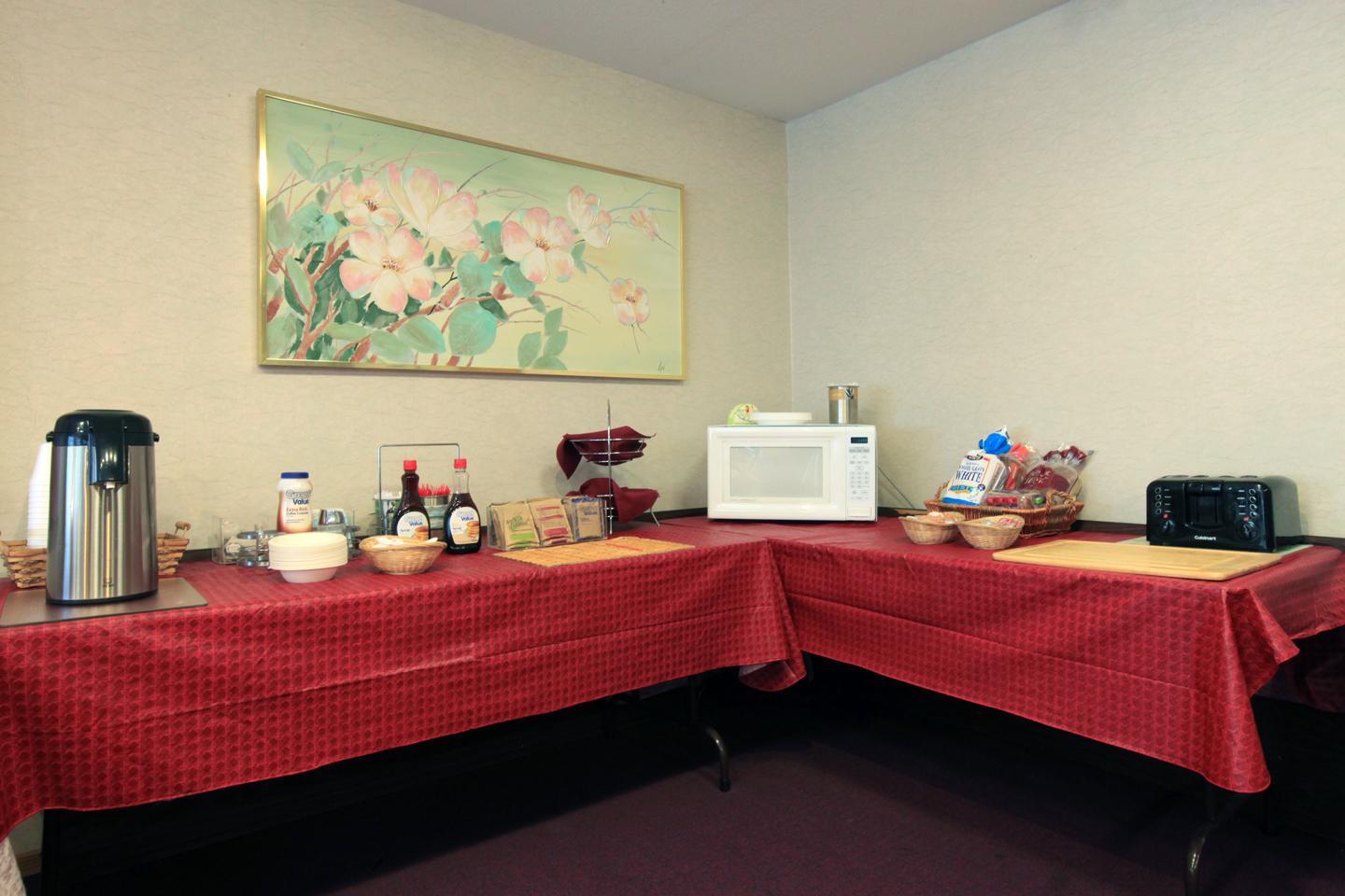 Americas Best Value Inn & Suites Forest Grove Hillsboro 32/34