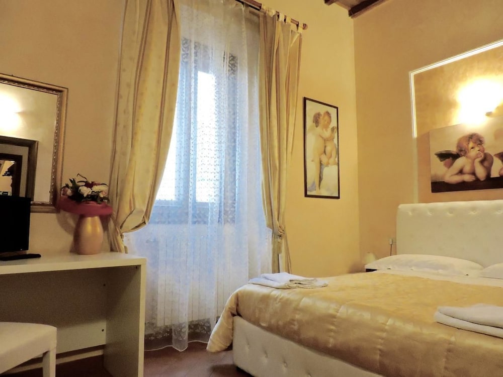 Room, Queen Bed, External Bathroom
