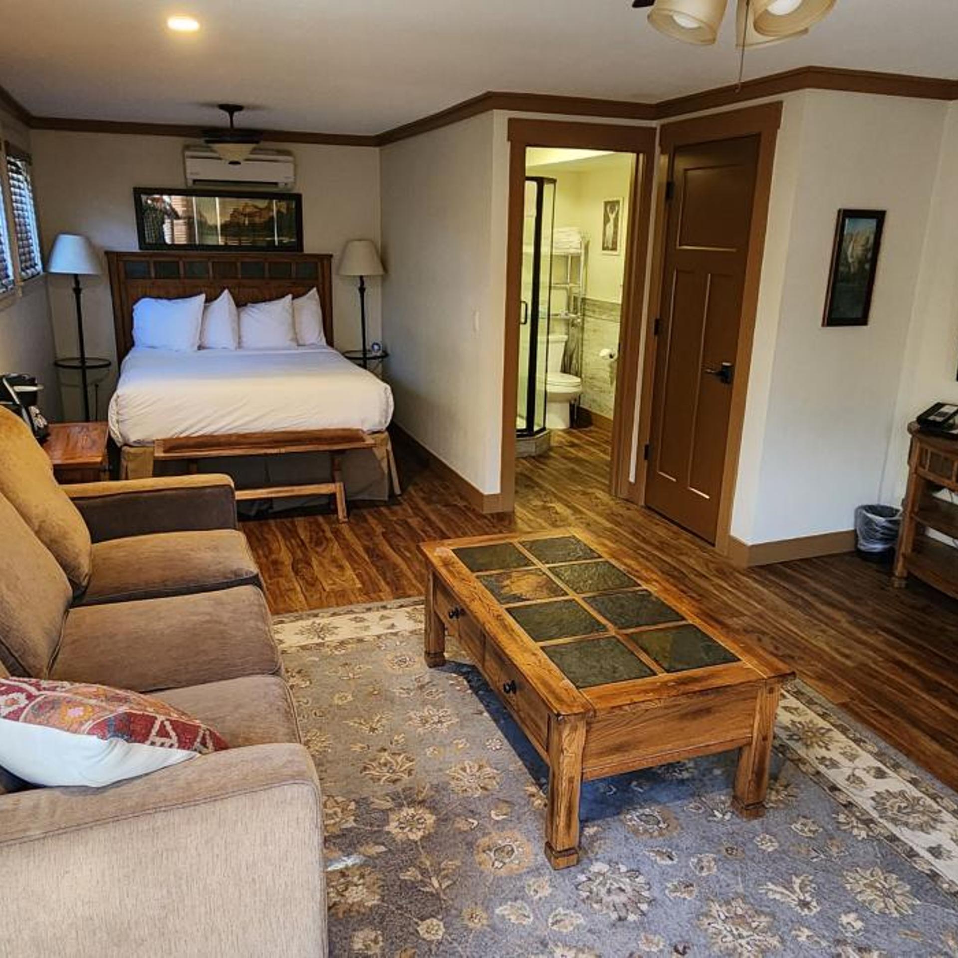 Suite, House, Single, Queen Bed