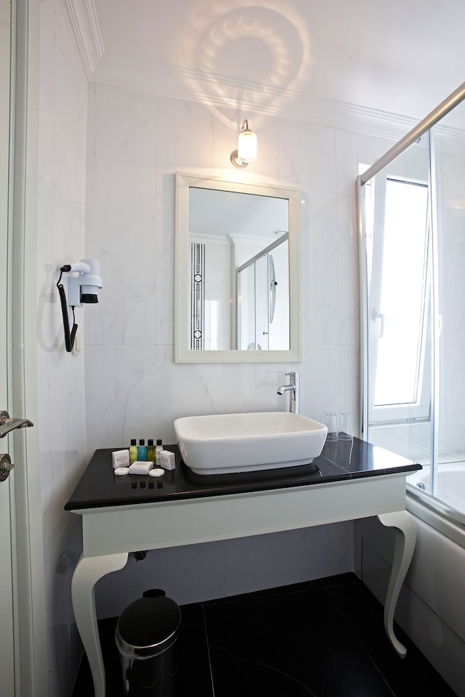 Aren Suites 43/44