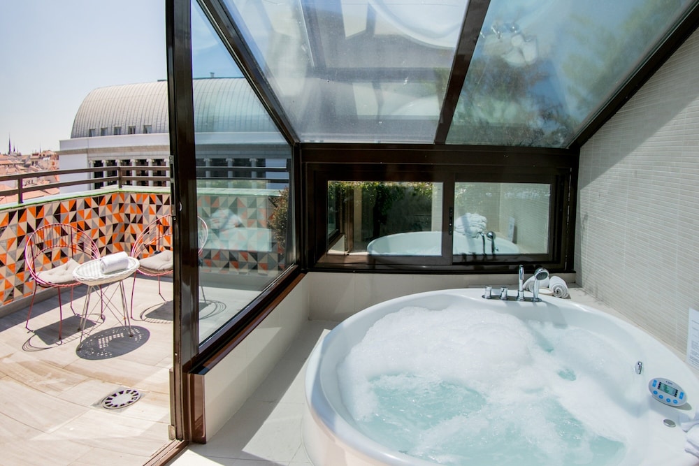 Hotel Opera 50/56