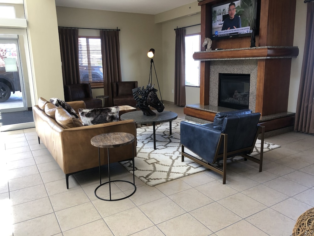 Best Western Plus Peppertree Inn At Omak 33/45
