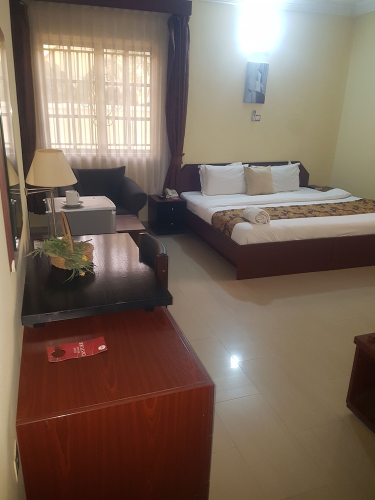 Zeina Suites Abuja 11/47