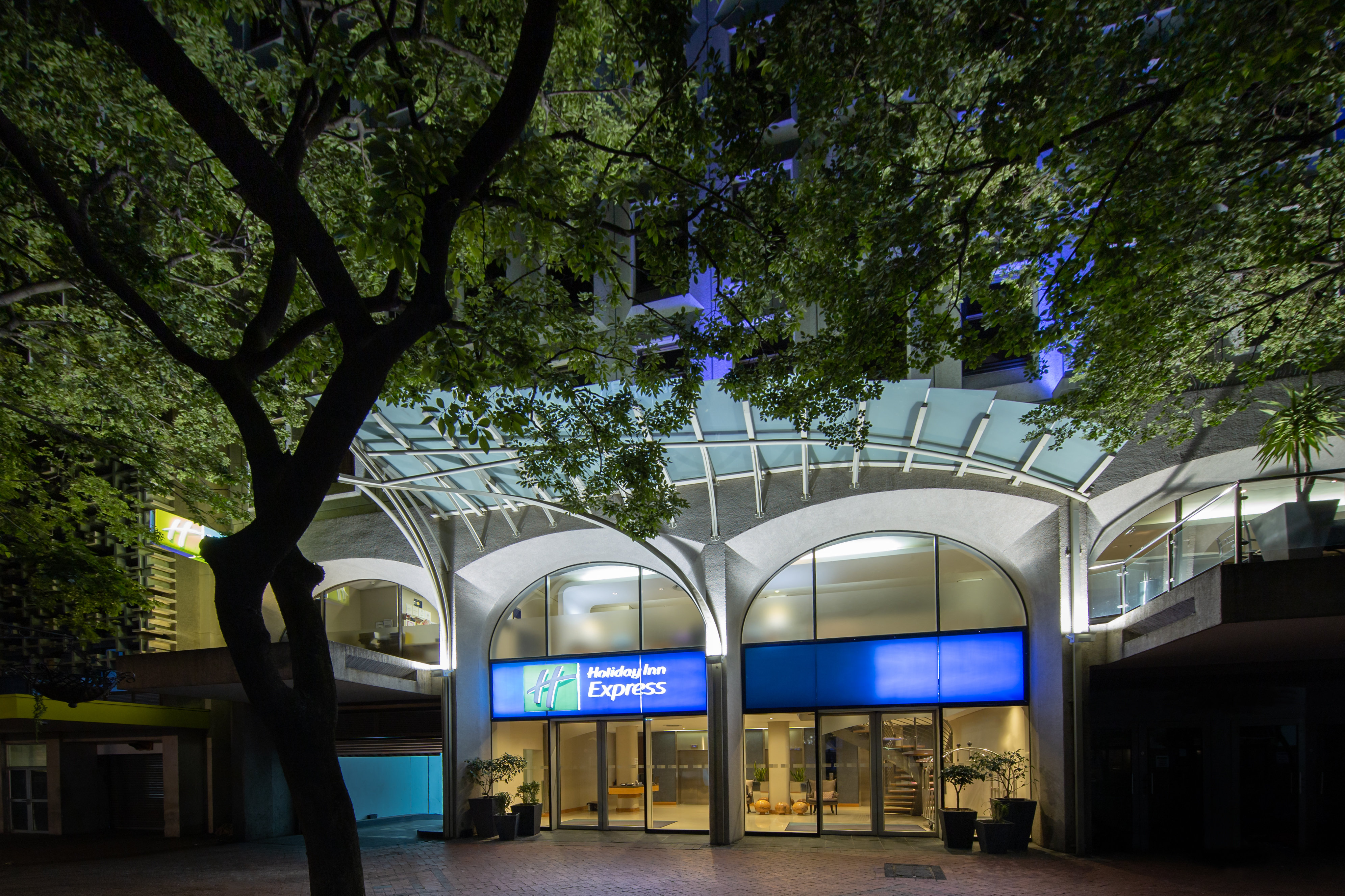 HOLIDAY INN EXPRESS CAPE TOWN CITY CENTRE 3/50