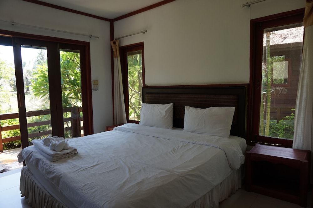 Nakhaburi Hotel & Resort 15/30