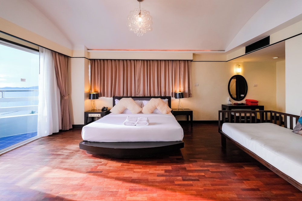 1 Bedroom, Tower, Junior Suite, 1 King and 1 Single Beds, Sea View