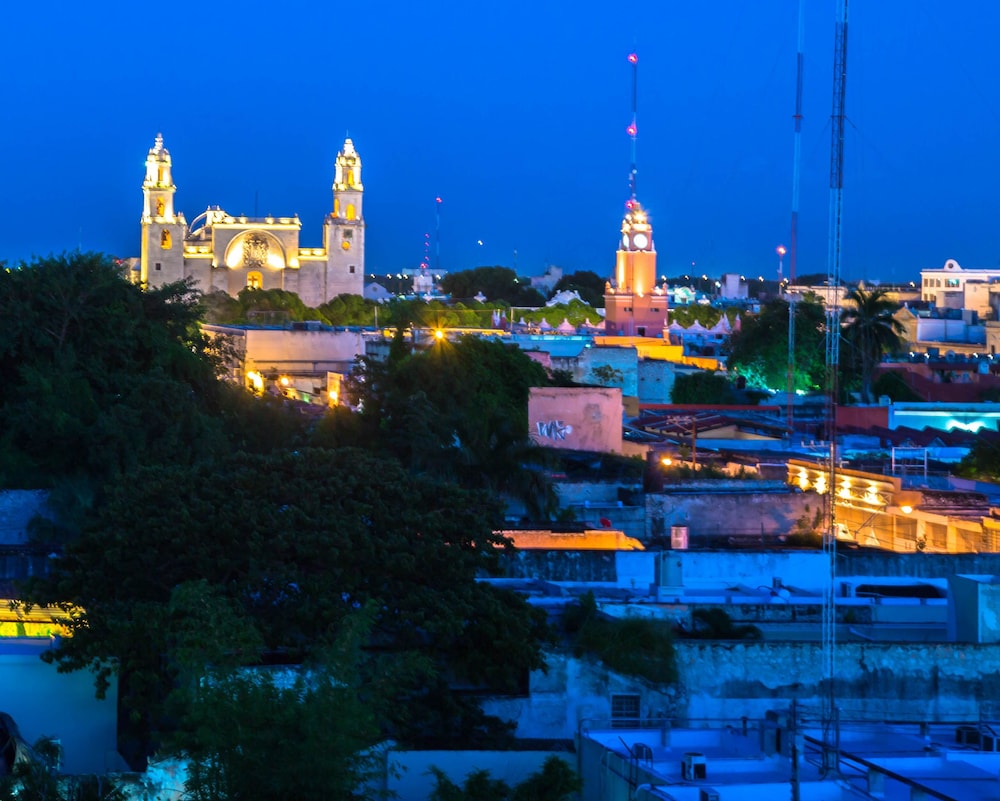 Hotel Ambassador Merida 64/72