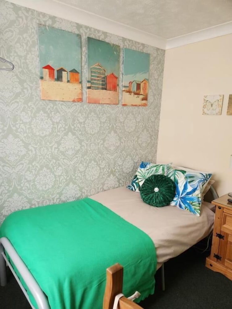 OYO Twins Palms Guest House 34/59