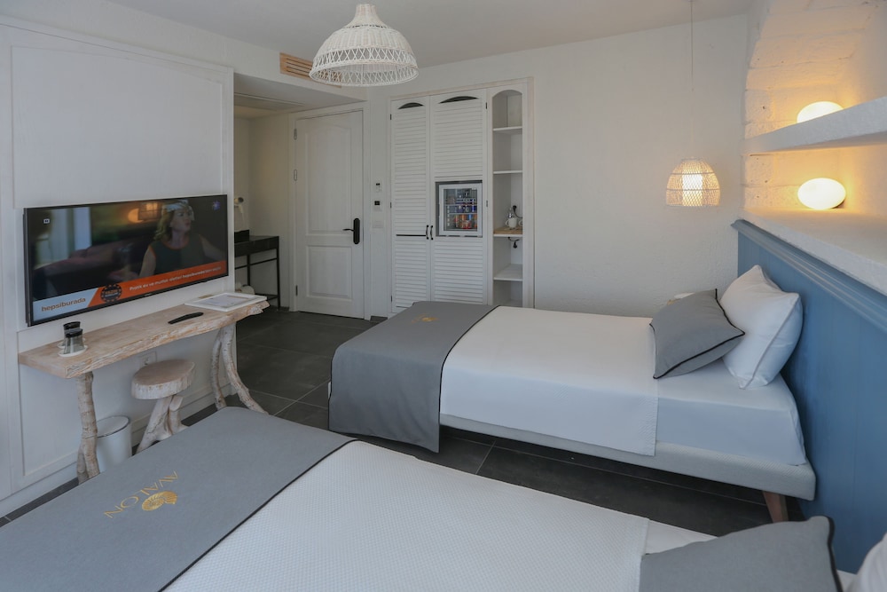 Avalon Boutique Hotel & Suites 13/59