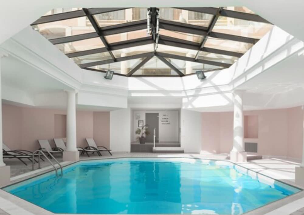 swimming pool spa