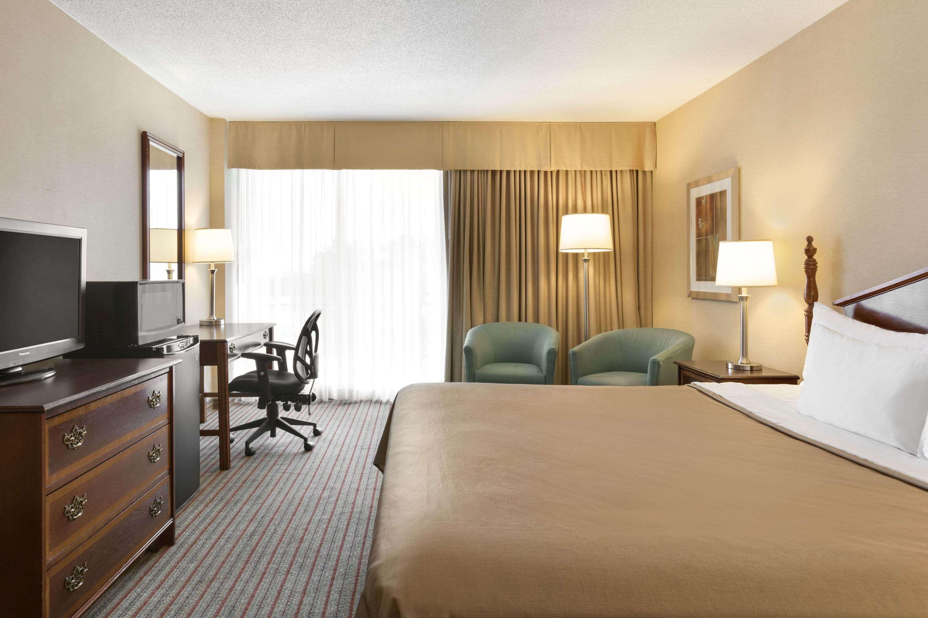 1 Bedroom, Suite, King Bed, Water View