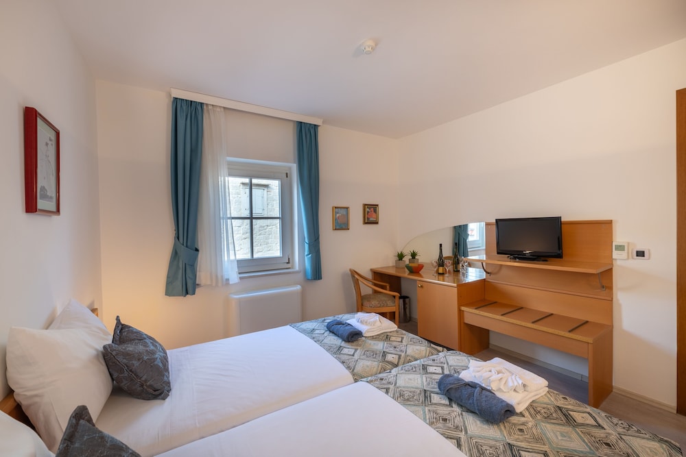 Hotel Villa Fontana 9/50