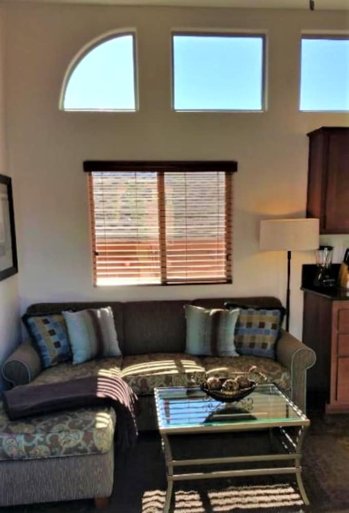 Sedona Pines Resort 38/76