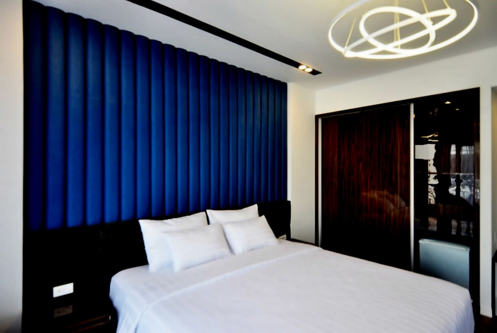 Royal Dragon Boutique Hotel 15/59