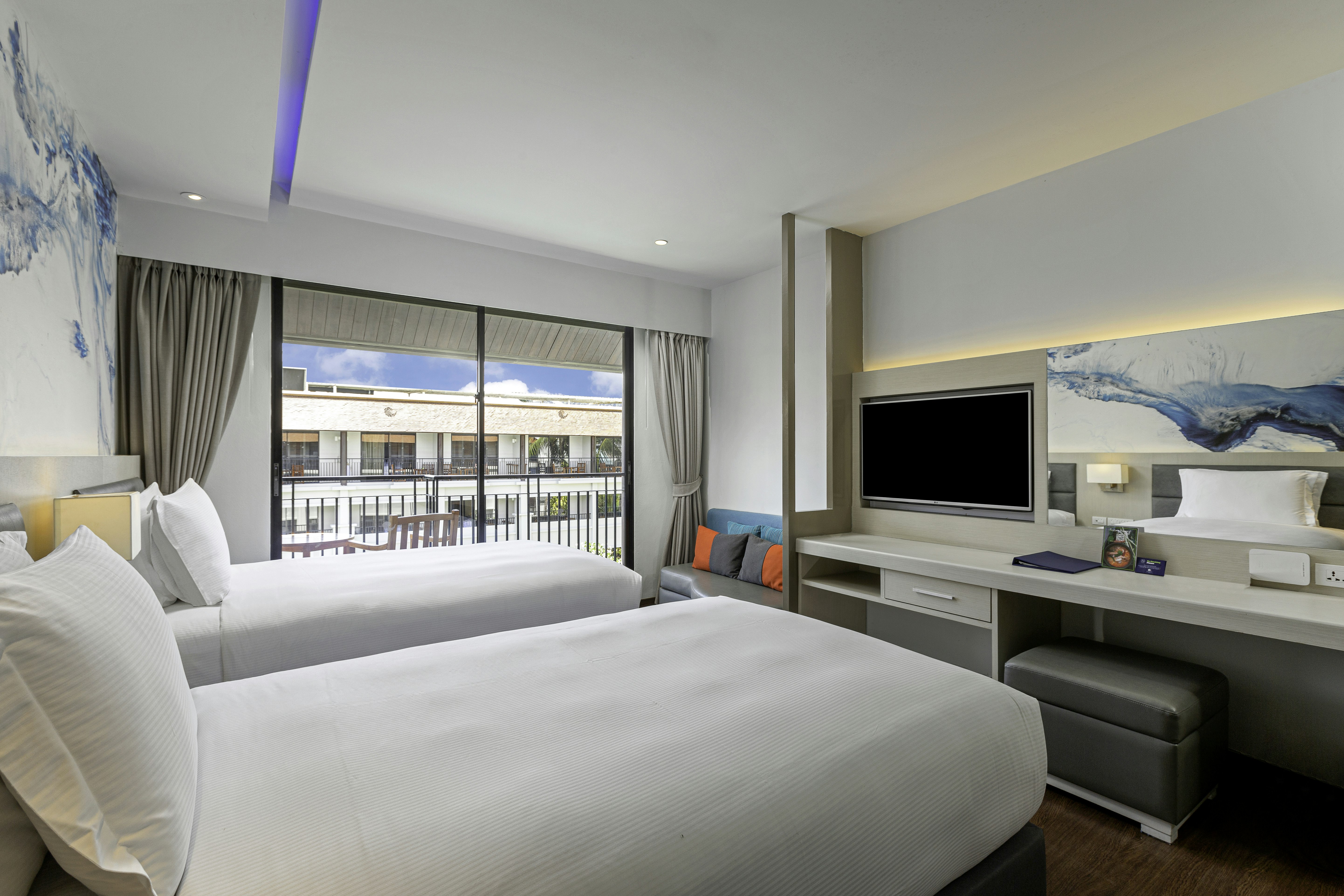 Guest Room, Twin Beds