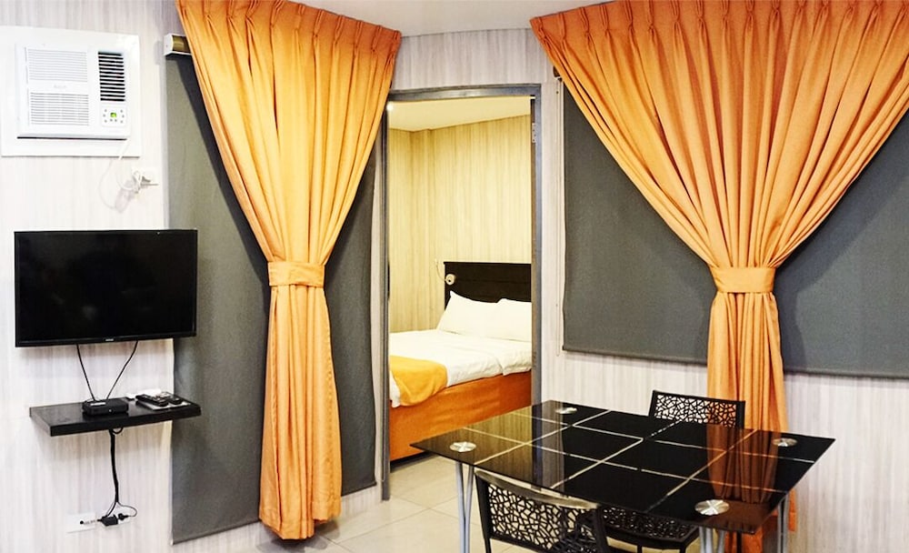 Jade Hotel Suites 26/66