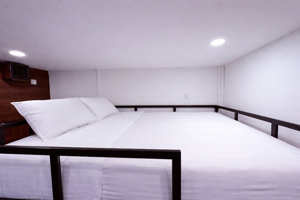Arena Esports Hotel Bugis 17/50