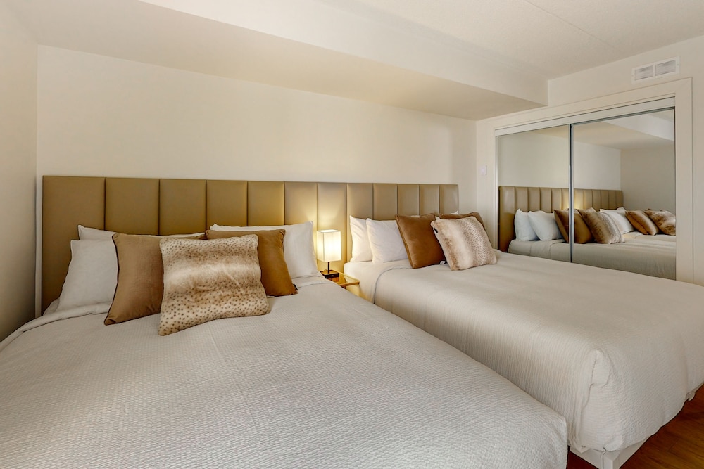 Mountain, 2 King Beds, 2 Queen Beds