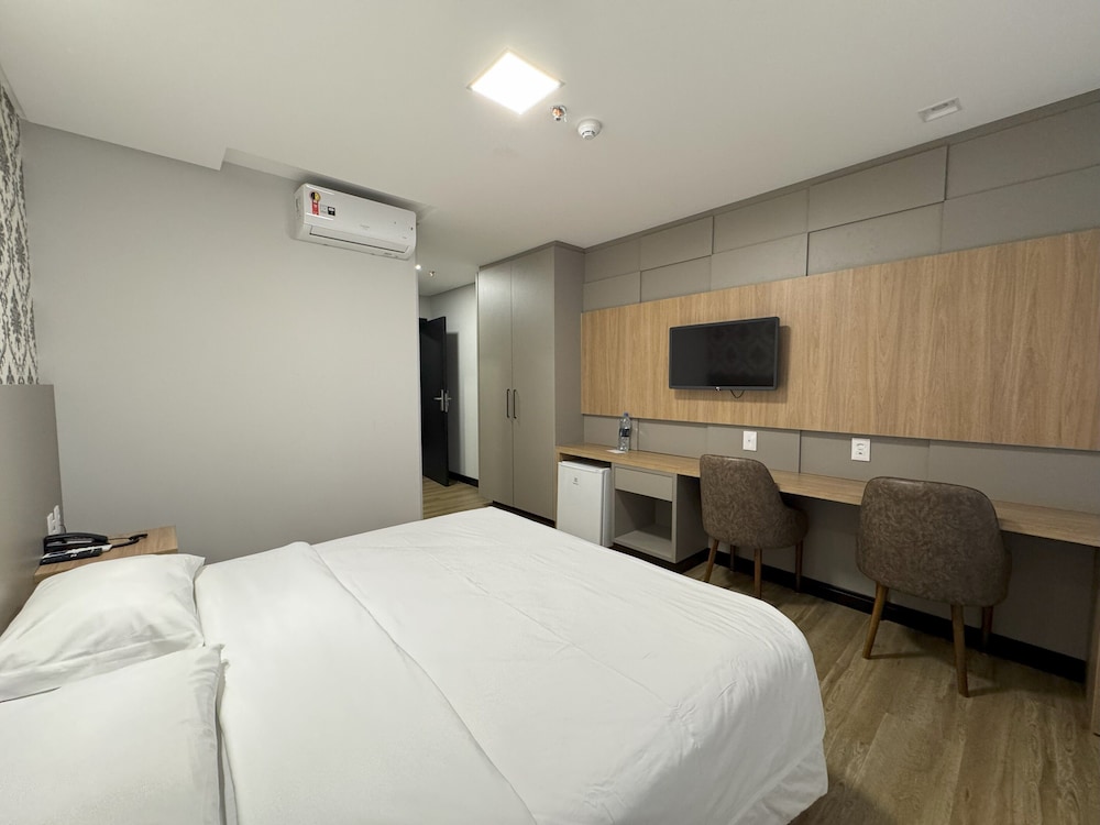 Hotel das Americas 5/48