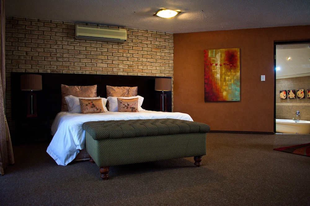 Waterfront Country Lodge and Spa 8/27